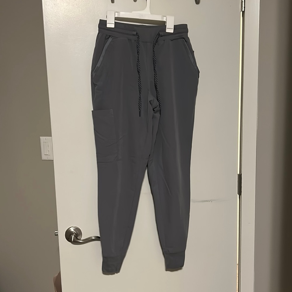 Jaanuu grey scrub pants